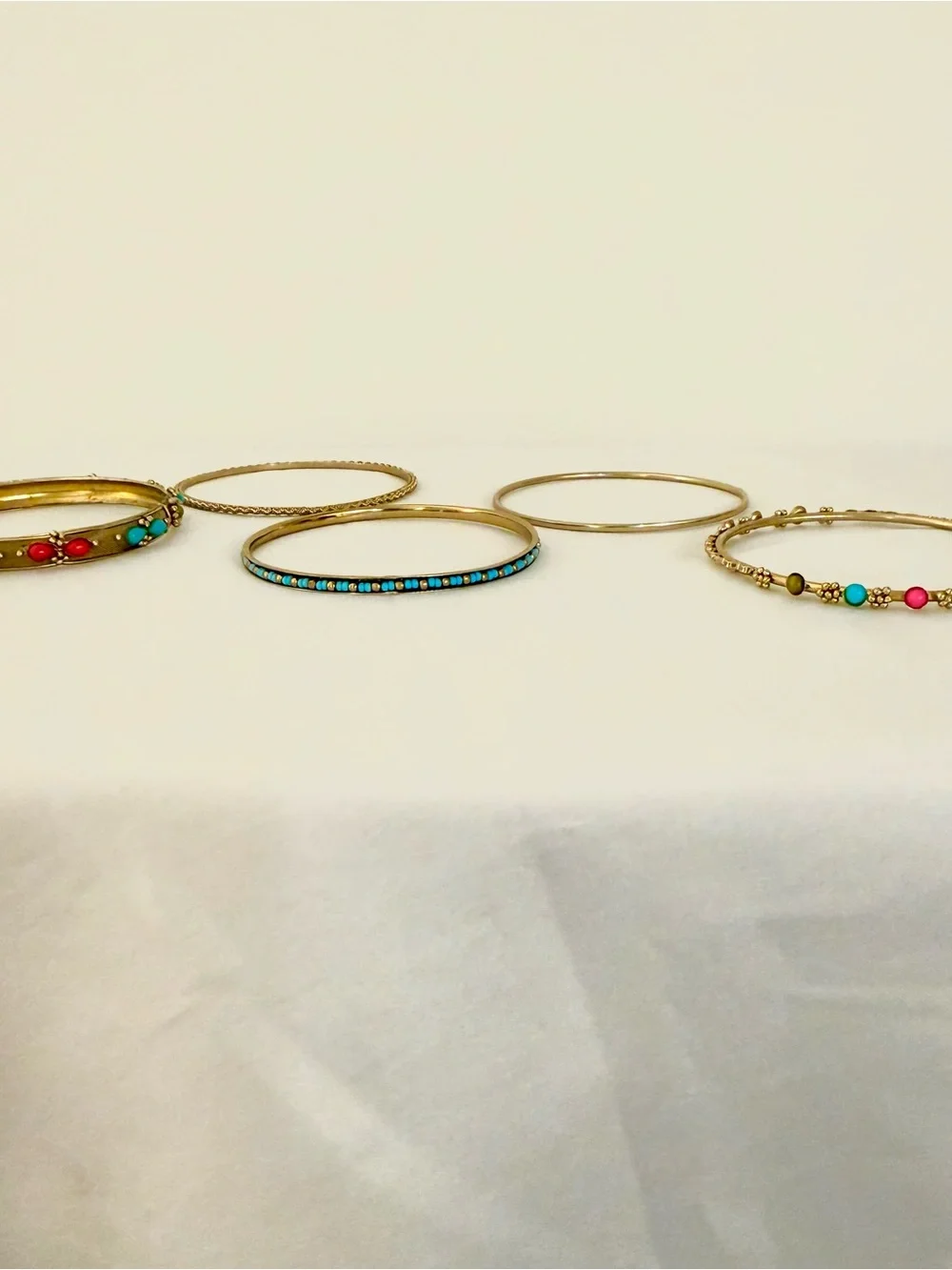 Boho Gold Tone Bangle Bracelet Set 5 Turquoise Coral Beaded Stackable Vintage